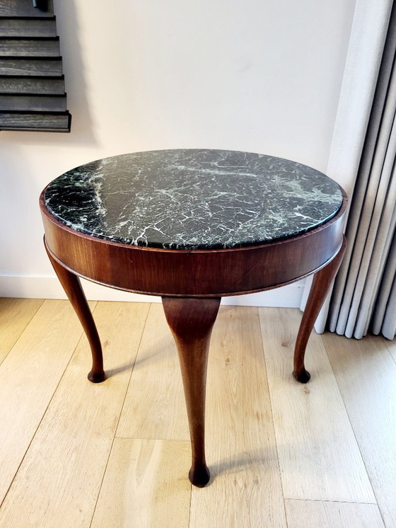 Image 1 of Table d'appoint ou table basse ancienne française, plateau en marbre et piètement en bois