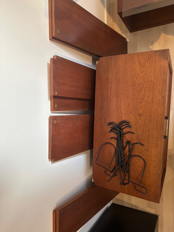 Sistema real de Poul Cadovius – Armarios de pared, Wood, Glass (photo 14 of 16)