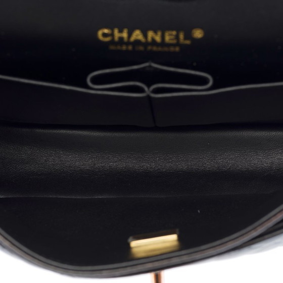 Image 1 of CHANEL Timeless/Classic in schwarzem Leder
