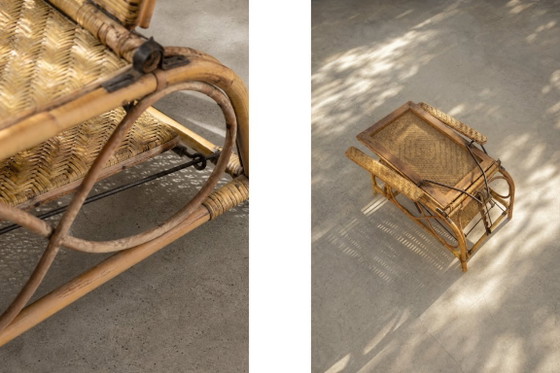 Image 1 of Sillón alemán antiguo de ratán con reposapiés extensible, de la década de 1930.