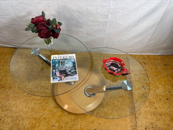 Image 1 of Table basse pivotante Vintage Tokyo Twist – Plateau en verre extensible – Design moderne du milieu du siècle. Affirmez votre sty
