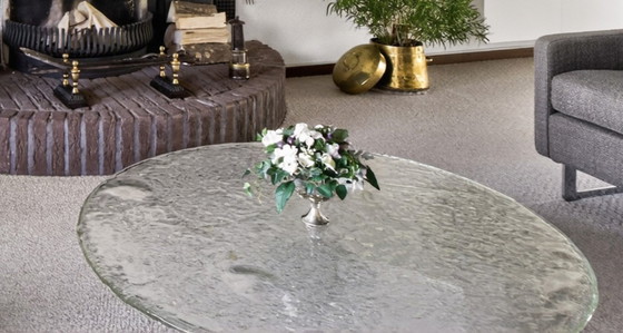 Van Tetterode glass round Coffee table. (photo 5 of 5)