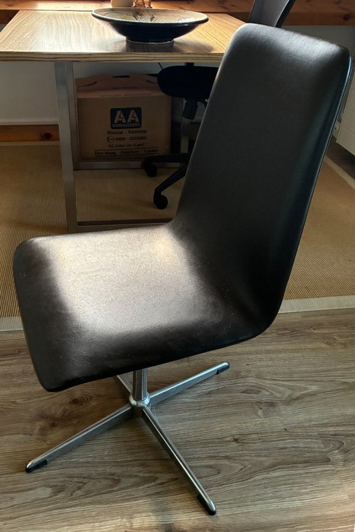 Bureau Stoeltje, Armloos