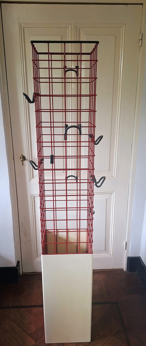 Perchero. Anna Castelli Ferrieri para Kartell, década de 1980.