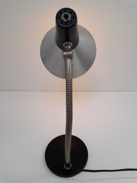 Image 1 of Iconische Hala Zeist bureaulamp – tijdloos design dat rust en focus brengt