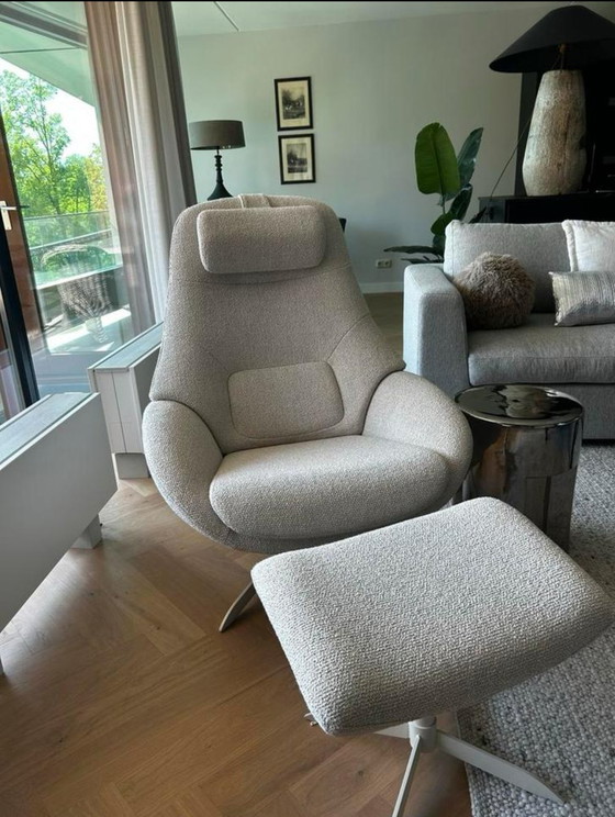 Image 1 of Bolia fauteuil Saga grande en hocker bijzondere editie Monza stof