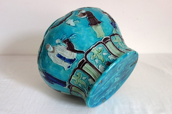 Image 1 of Ein Paar gedeckter Vasen aus Keramik, China, Mitte 20.