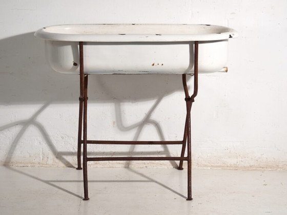 Antique bathtub in enamelled iron – Central Europe, circa 1950 #8 – Decorative Objects, Industrieel (photo 33 of 40)
