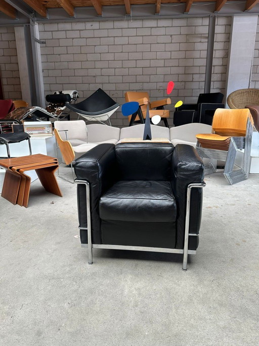Cassina LC2 Stuhl von Le Corbusier, Pierre Jeanneret & Charlotte Perriand (Lagerbestand: 2)