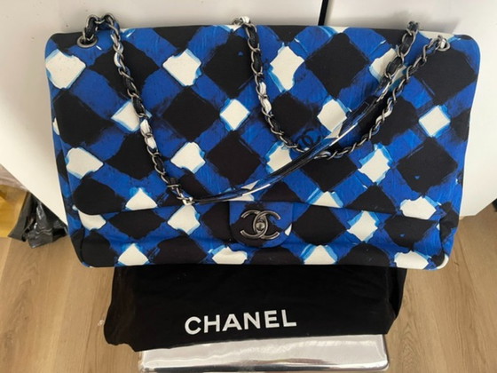 Image 1 of Borsa da viaggio CHANEL XXL in tela stampata, ideale per compagnie aeree.
