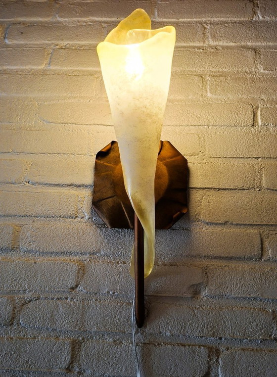 Image 1 of Sillux Designer-Wandleuchte mit bernsteinfarbenem Glas.