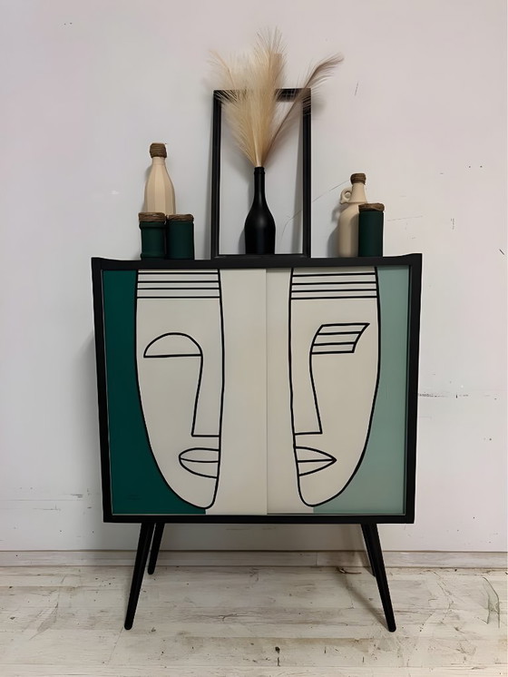 Image 1 of “VISAGE” – When modern art meets mid-century design