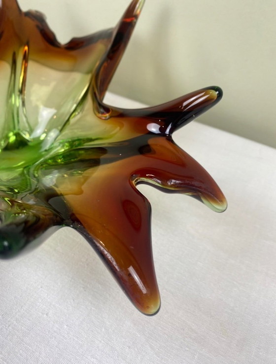 Große skulpturale Schale aus mundgeblasenem Glas – Dekorative Objekte (photo 7 of 10)
