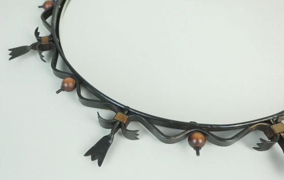 Image 1 of ronde mid century wandspiegel metalen lijst smeedijzer hout messing jaren 1950/60
