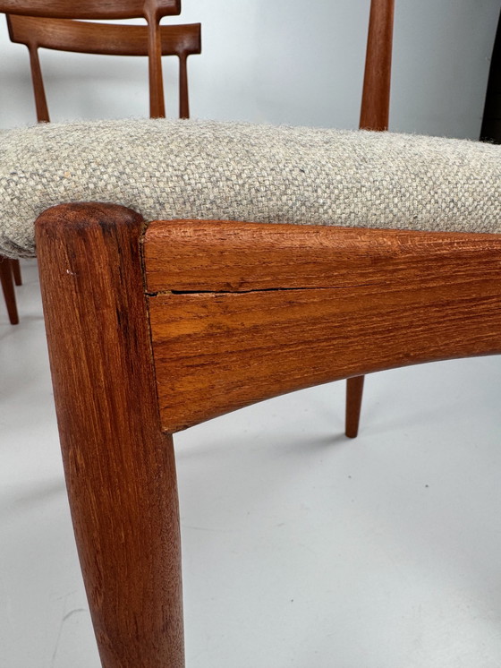 Image 1 of Set van 8 model nr. 7 eetkamerstoelen van Johannes Andersen voor Uldum Møbelfabrik
