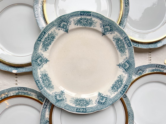 Image 1 of 7 piatti in pietra di ferro blu Onnaing + 7 piccoli piatti in porcellana di Limoges spaiati