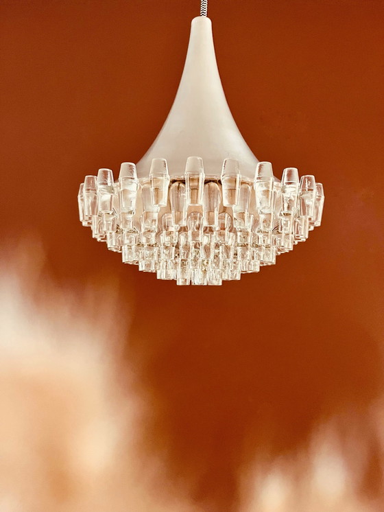 Image 1 of Lampe suspendue en perle blanche
