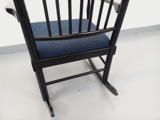 Image 1 of Fauteuil rocking-chair suédois de Karl Axel Adolfsson pour Gemla vintage en bois noir et tissu bouclette des années 50 60