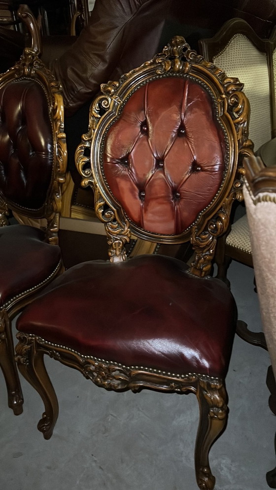 Image 1 of 4 chaises de salle à manger Chesterfield baroques italiennes en cuir