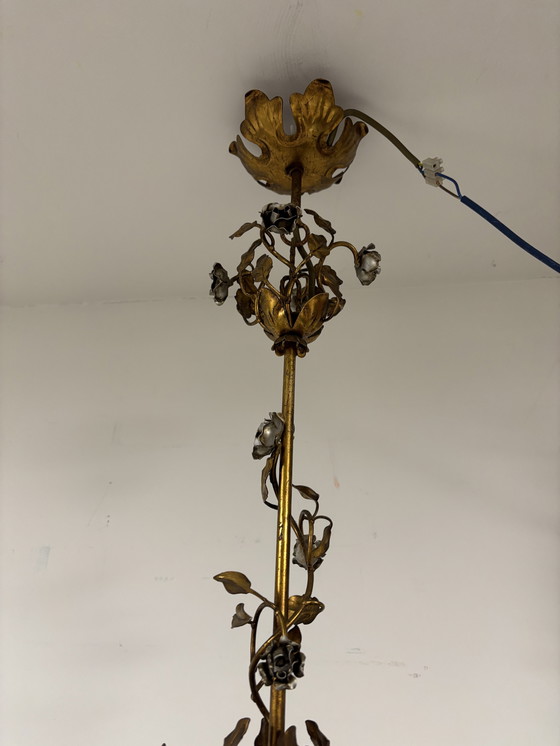 Image 1 of Exclusive chandelier with brass leaves and silver-colored roses