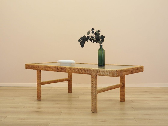 Image 1 of Table d'appoint en verre et osier, design danois, années 1970, fabriquée au Danemark