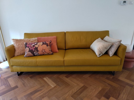 Brand new sofa from Lederland