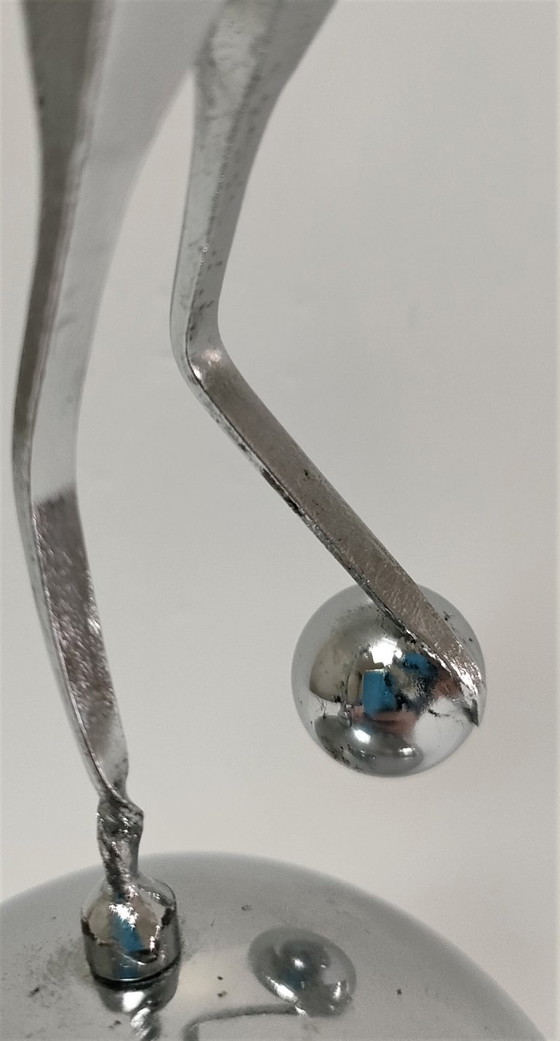 Image 1 of Escultura deportiva de acero con el sello de una corona de orfebre