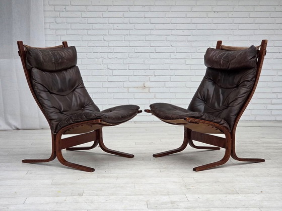 Image 1 of Anni '70, design norvegese di Ingmar Relling, modello "Siesta", pelle per mobili.