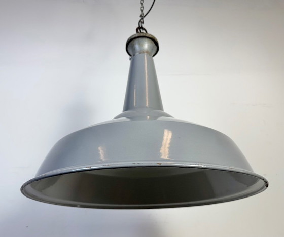 Image 1 of Grande suspension industrielle en émail gris britannique de la marque Benjamin, années 1960