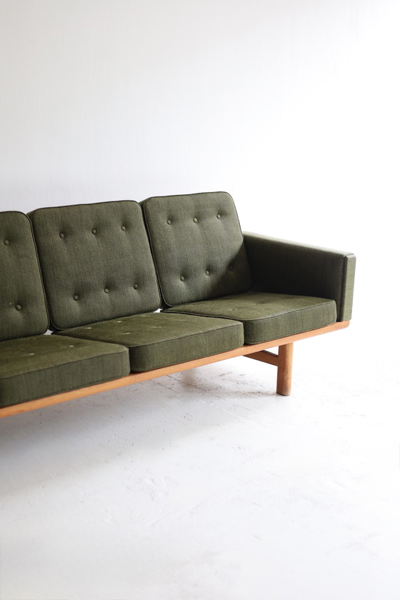 Image 1 of Canapé 4 places modèle GE-2363 Hans J. Wegner