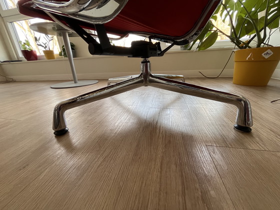 Image 1 of Set di 2 poltrone originali Vitra Eames EA 124 Lounge – Rosse