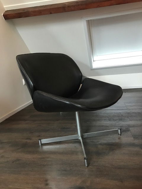 Image 1 of 3x Artifort armchair