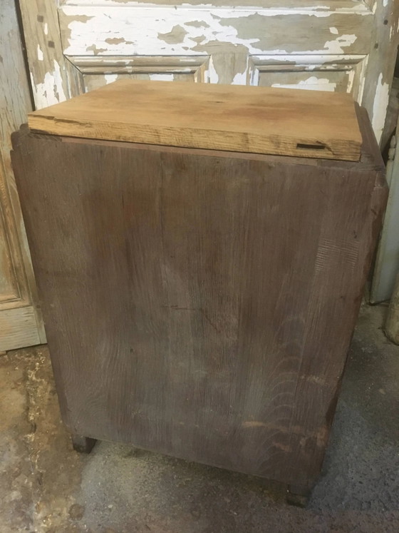 Table de chevet en chêne des années 1930/1940. – Tables de nuit, Vintage (photo 11 of 16)
