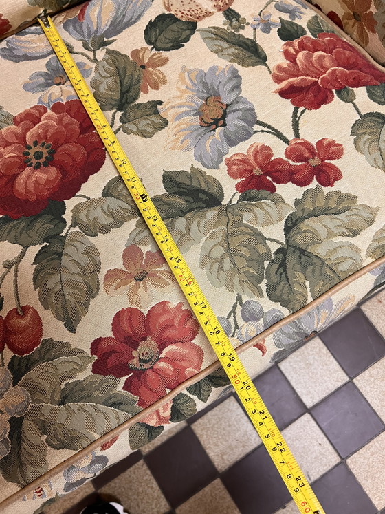 Image 1 of Banca di fiori in stile cottage inglese. 