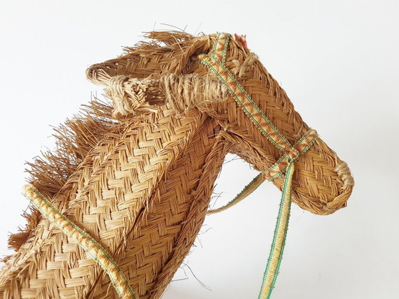 Image 1 of Bloempotstandaard in de vorm van een ezel op wielen, vintage jaren 50, rotan, riet, stro.