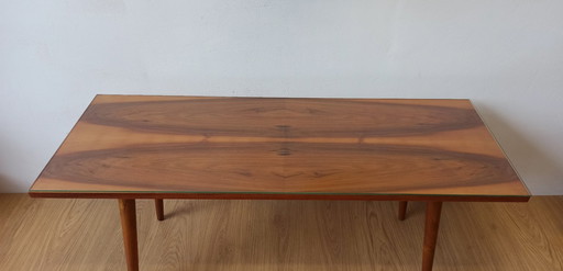 Table basse des années 1970.