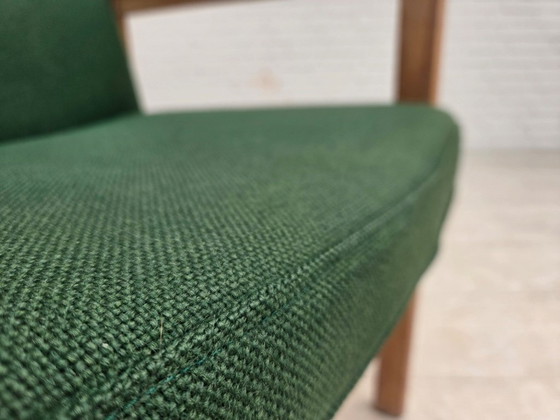Image 1 of Fauteuil danois des années 1980 de Høng Stole, laine verte pour meubles, bois de chêne.