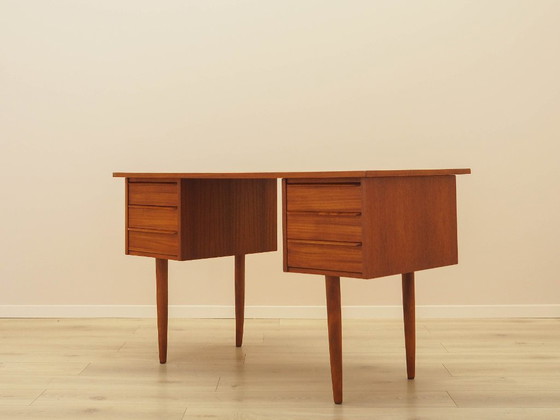 Image 1 of Teakholz-Schreibtisch, dänisches Design, 1970er Jahre, hergestellt in Dänemark