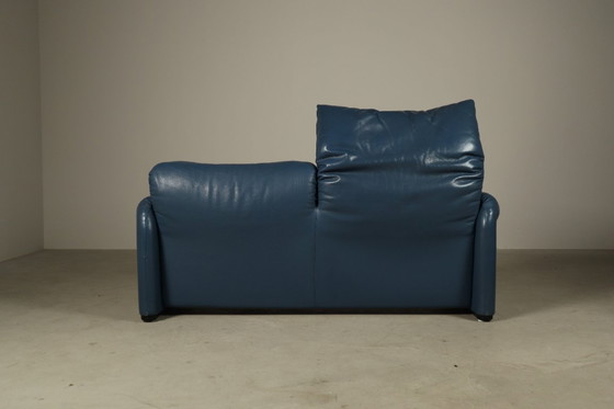 Image 1 of Deux canapés deux places Cassina Maralunga en cuir bleu, par Vico Magistretti, Italie 1973 Standard