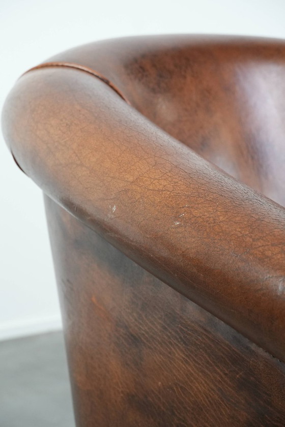 Image 1 of 2 x Fauteuil club intemporel en peau de mouton