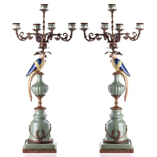 Candelieri con pappagalli in porcellana e bronzo