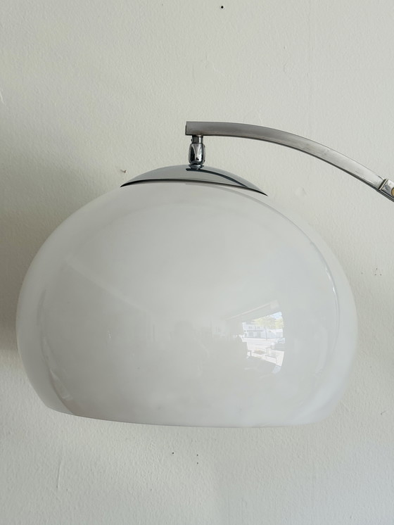 Image 1 of Vintage booglamp Space Age jaren 70 chroom witte kap