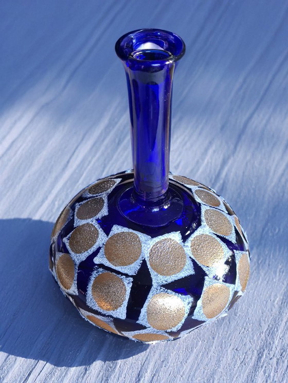 Image 1 of Entwurf Bengt Lindberg, Titel: "Goldblattblaue Glasvase".