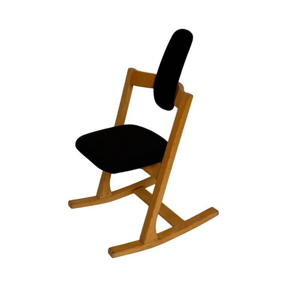 Image 1 of Peter Opsvik - Stokke - Pendulum - Sedia a dondolo dalla forma ergonomica - Rivestimento in tessuto nero e struttura in legno