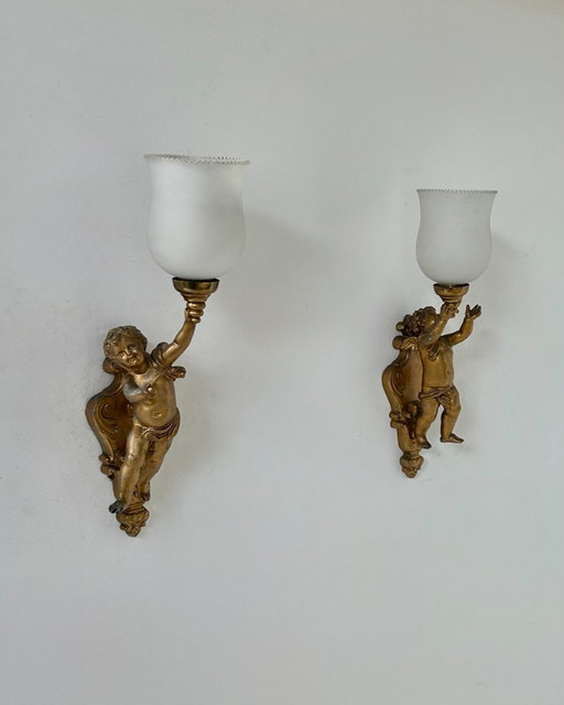 Paar Vintage Wandlampen van Verguld Metaal en Opaalglas, Italië 1950