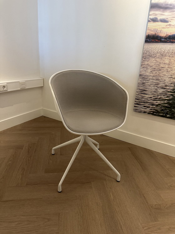 Image 1 of 4 x HAY AAC 20, scocca bianca, interni imbottiti