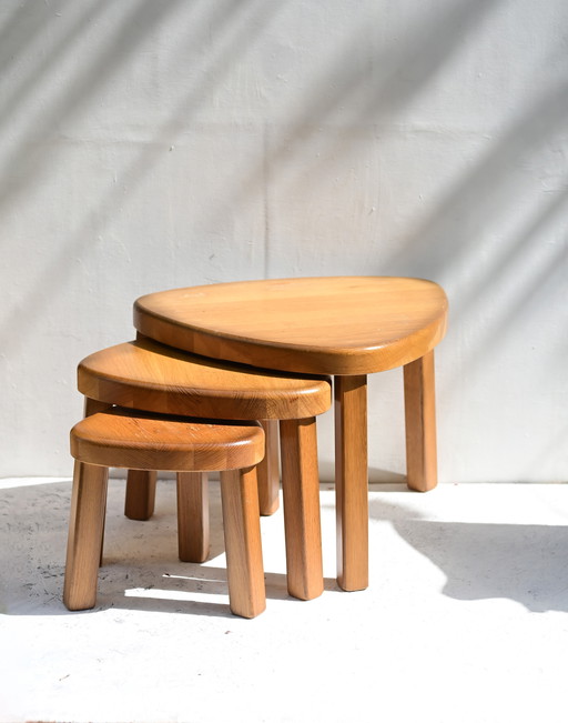 Vintage oak "Brutalist" set of 3 triangular side tables, 1960s.