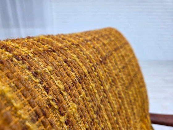 Image 1 of Fauteuil danois des années 1960, revêtement en laine, bois de teck, bois de chêne.