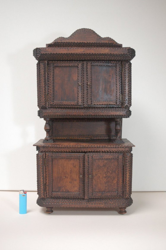 Image 1 of Buffet antique Tramp Art