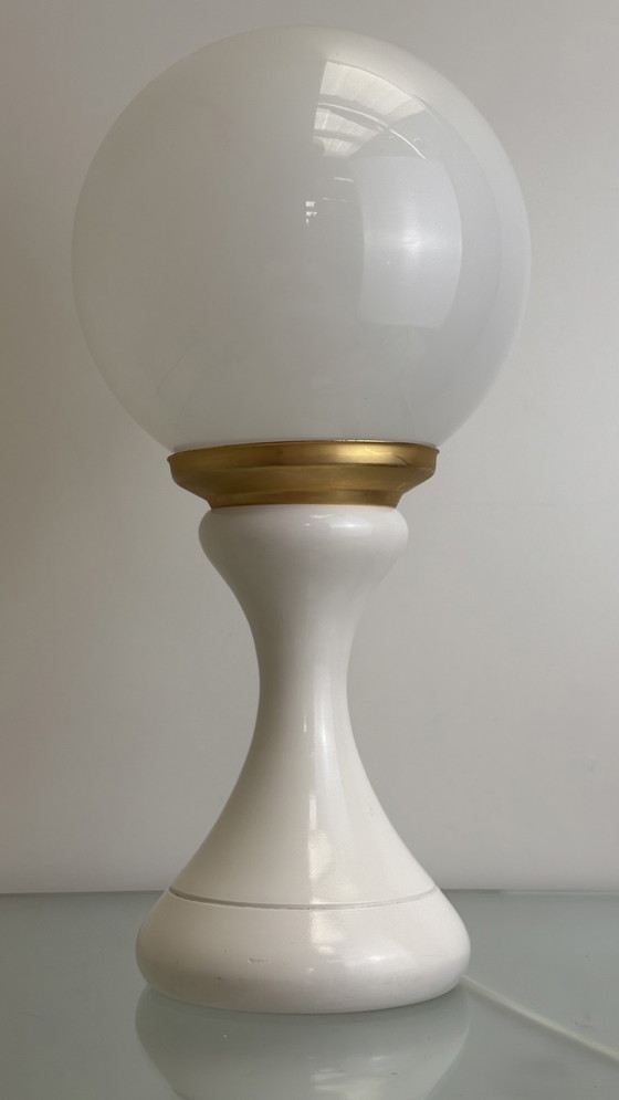 Image 1 of Lampada a globo in vetro bianco vintage / lampada da tavolo Space Age